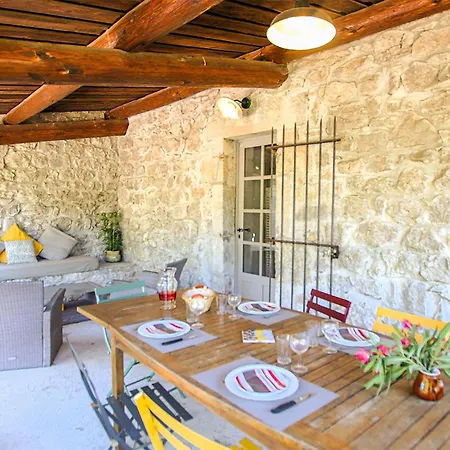 Stones House Holiday home *